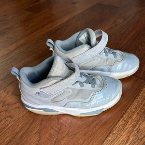 Nike Air Jordan Stay Loyal 3 Basketball Shoes Kids Size 3 Youth Wolf Grey